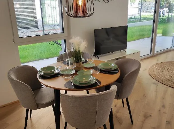 Apartmán Roksox-home Gegenueber Der Uno-city Und Kaiserwasser