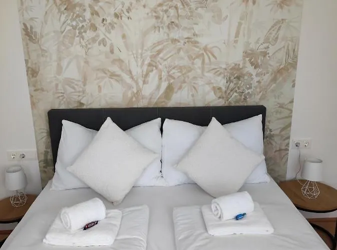 Roksox-home Gegenueber Der Uno-city Und Kaiserwasser Apartmán