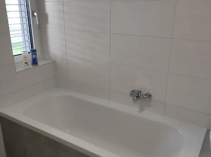 Roksox-home Gegenueber Der Uno-city Und Kaiserwasser